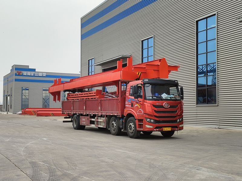 2臺(tái)電動(dòng)葫蘆門(mén)式起重機(jī) MHxh10t—13m 發(fā)往河南焦作交付客戶使用。