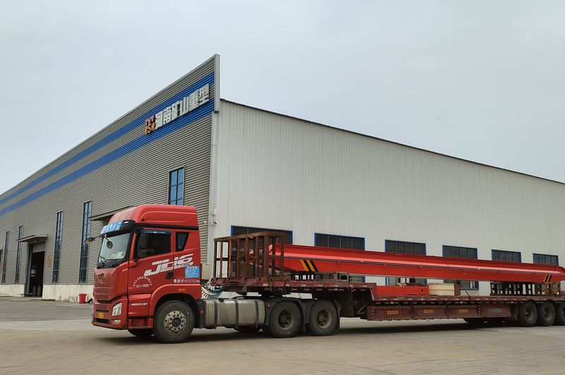 電動單梁起重機3臺 LD5t—16.8m LD3t—16.5m /2臺 制作完成，發往江西南昌交付客戶使用。