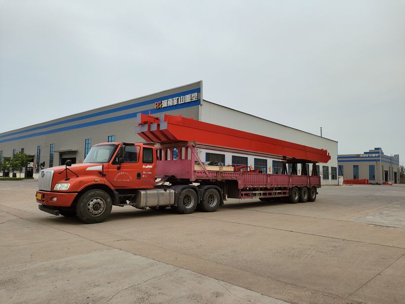 電動葫蘆橋式起重機 3臺 LH5t-17m 制作完成，發往河南漯河交付客戶使用。